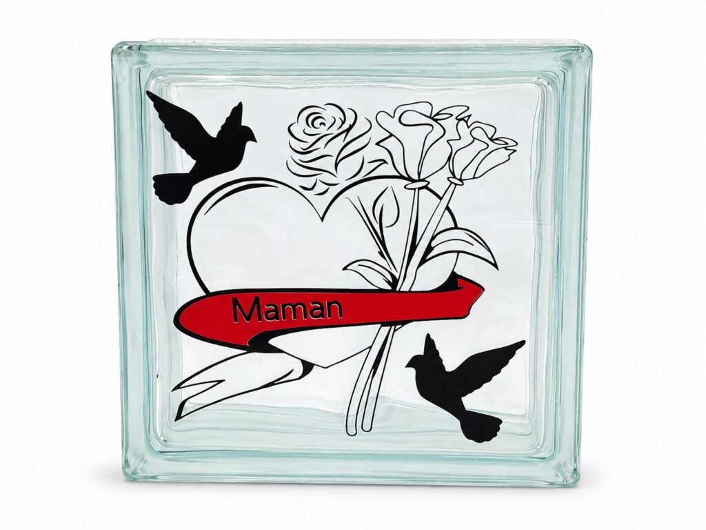 Brique en verre personnalisée Maman – cœur, fleurs et colombes